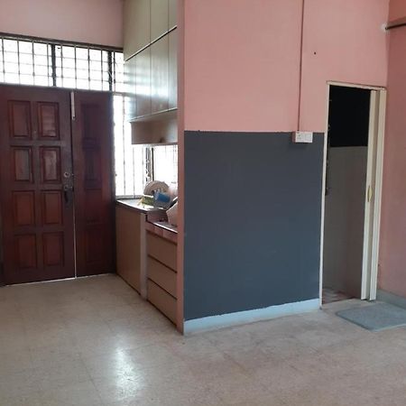 Homestay Idaman Tun Hussein - Harga Untuk 1 Rumah ,1 Bilik ,1 Bilik Air 4 Single Bed - Not Sharing Перай Екстер'єр фото