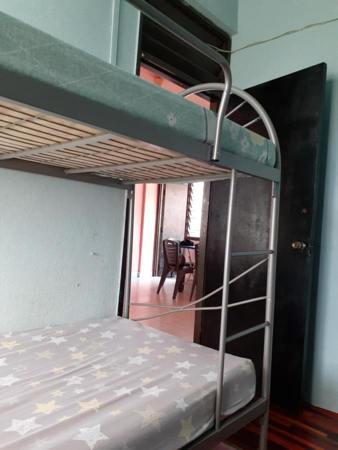 Homestay Idaman Tun Hussein - Harga Untuk 1 Rumah ,1 Bilik ,1 Bilik Air 4 Single Bed - Not Sharing Перай Екстер'єр фото
