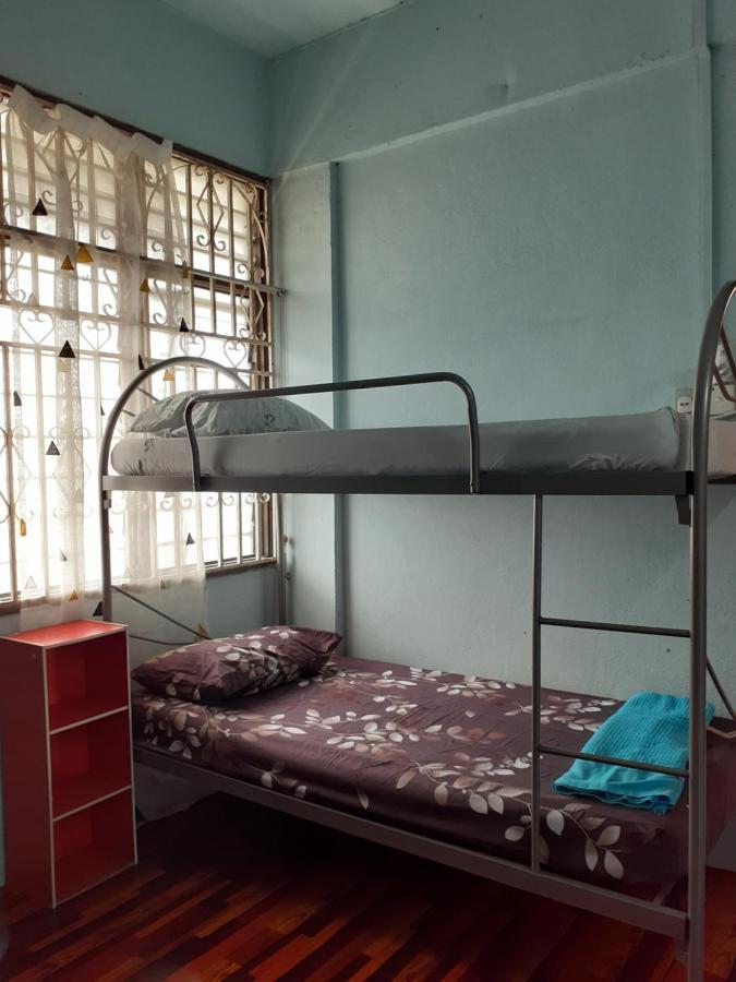 Homestay Idaman Tun Hussein - Harga Untuk 1 Rumah ,1 Bilik ,1 Bilik Air 4 Single Bed - Not Sharing Перай Екстер'єр фото