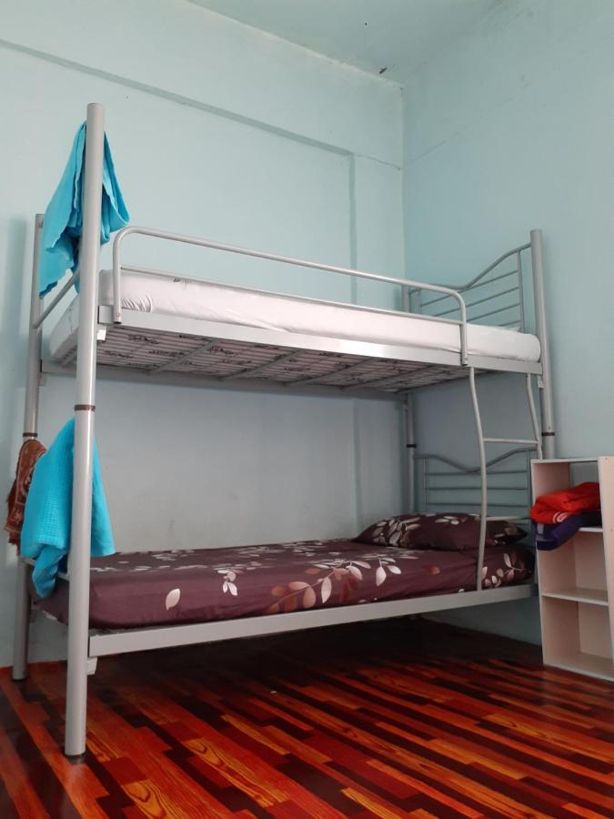 Homestay Idaman Tun Hussein - Harga Untuk 1 Rumah ,1 Bilik ,1 Bilik Air 4 Single Bed - Not Sharing Перай Екстер'єр фото