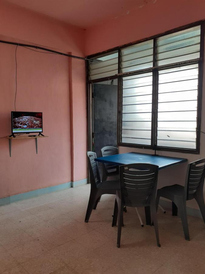 Homestay Idaman Tun Hussein - Harga Untuk 1 Rumah ,1 Bilik ,1 Bilik Air 4 Single Bed - Not Sharing Перай Екстер'єр фото