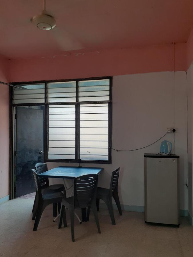 Homestay Idaman Tun Hussein - Harga Untuk 1 Rumah ,1 Bilik ,1 Bilik Air 4 Single Bed - Not Sharing Перай Екстер'єр фото