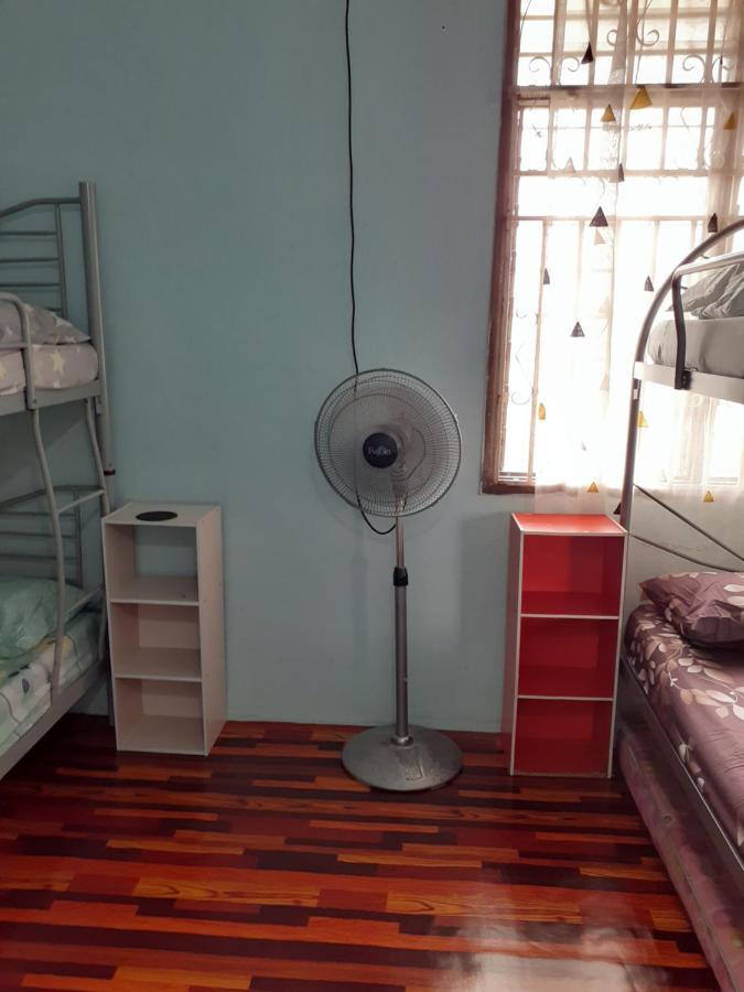 Homestay Idaman Tun Hussein - Harga Untuk 1 Rumah ,1 Bilik ,1 Bilik Air 4 Single Bed - Not Sharing Перай Екстер'єр фото